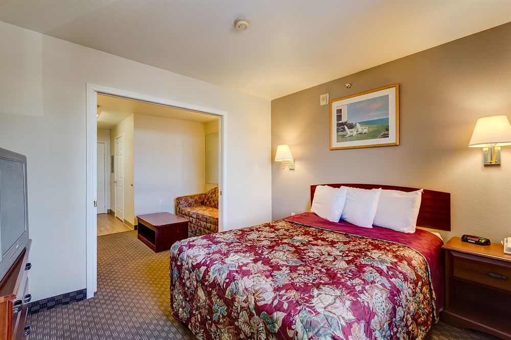 Intown Suites Extended Stay Select Denver - Aurora South Exterior photo